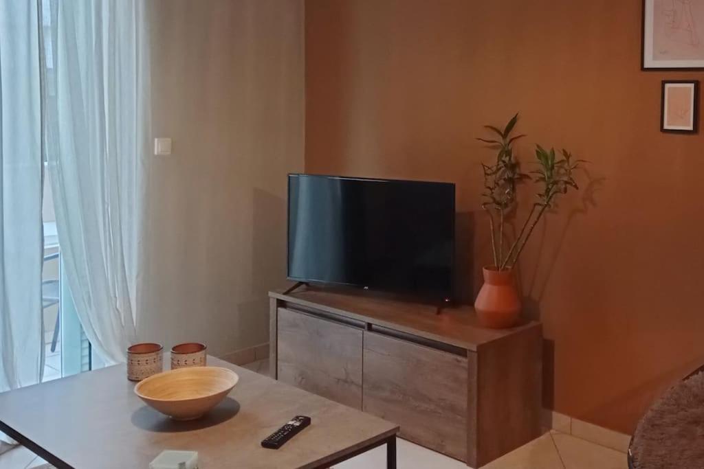 Central Artistic 2-Bedroom Apartment 79Sqm Trípoli Exterior foto